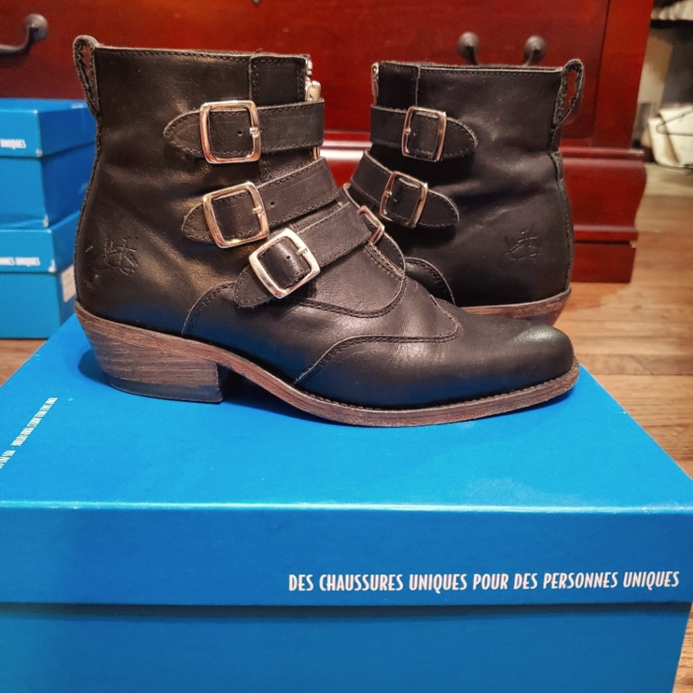 John Fluevog Women's Jett Boot | Buckle and Zipper Booties | Women's Size 6